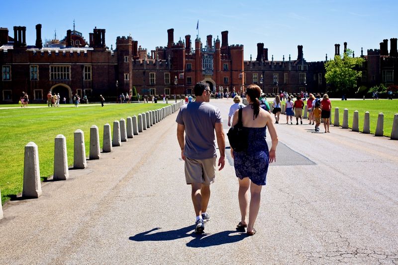 File:Entering Hampton Court.jpg